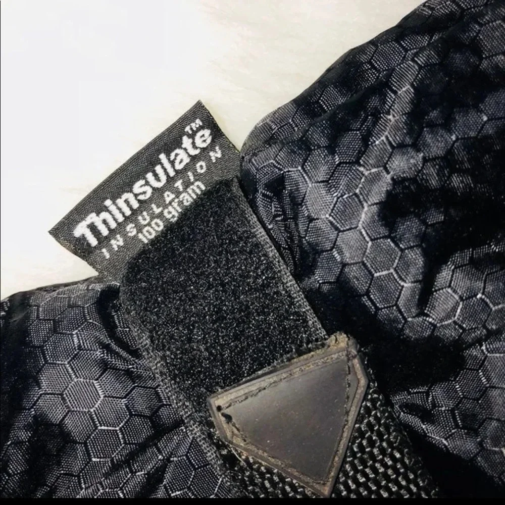 Thinsulate medium black gloves; Velcro closure